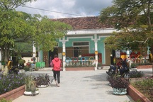 Quảng Bình: Hàng chục học sinh trở lại trường sau gần 1 tháng nghỉ để phản đối đóng nộp