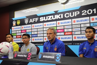 HLV Myanmar tự tin trước trận chiến sinh tử với Malaysia