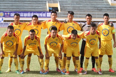 Ban huấn luyện U17 Hà Nội T&T bồi thường cho tài xế taxi