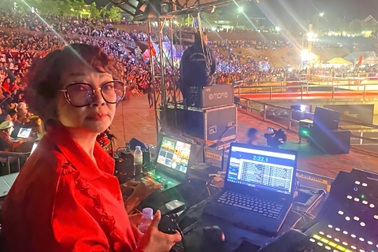 Nghệ sĩ Trà My đưa chất liệu dân gian vào đêm nghệ thuật "Về miền đỗ quyên"