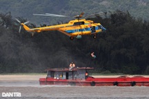 Đề nghị sử dụng máy bay trực thăng tìm kiếm 7 thuyền viên mất tích