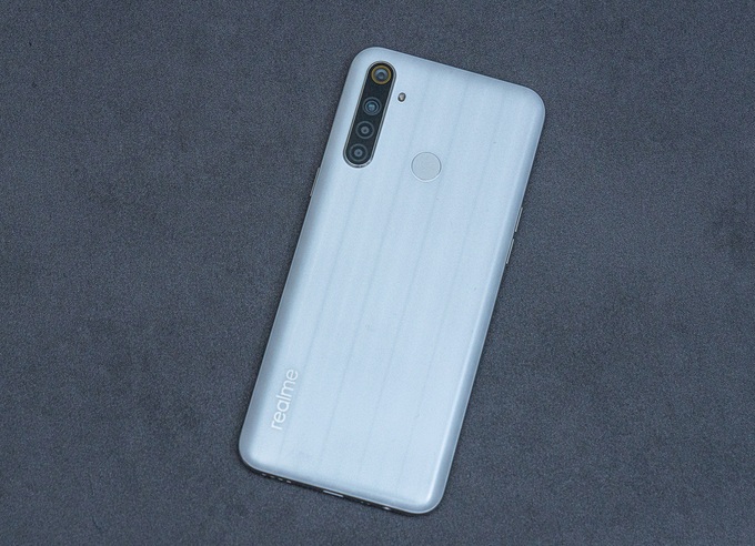 7 smartphone dưới 5 triệu đồng dành cho chị em thích selfie - Ảnh 7.
