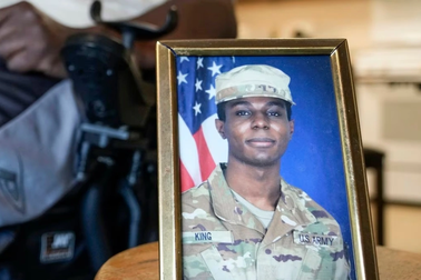 Mỹ kiểm tra y tế cho binh nhì được Triều Tiên phóng thích