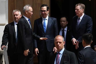 Cuộc chiến Mỹ-Trung: "Cây gậy" thuế quan và "lằn ranh đỏ"