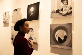 Triển lãm "Phổ thinh lặng": Chạm vào thế giới nội tâm của trẻ tự kỷ