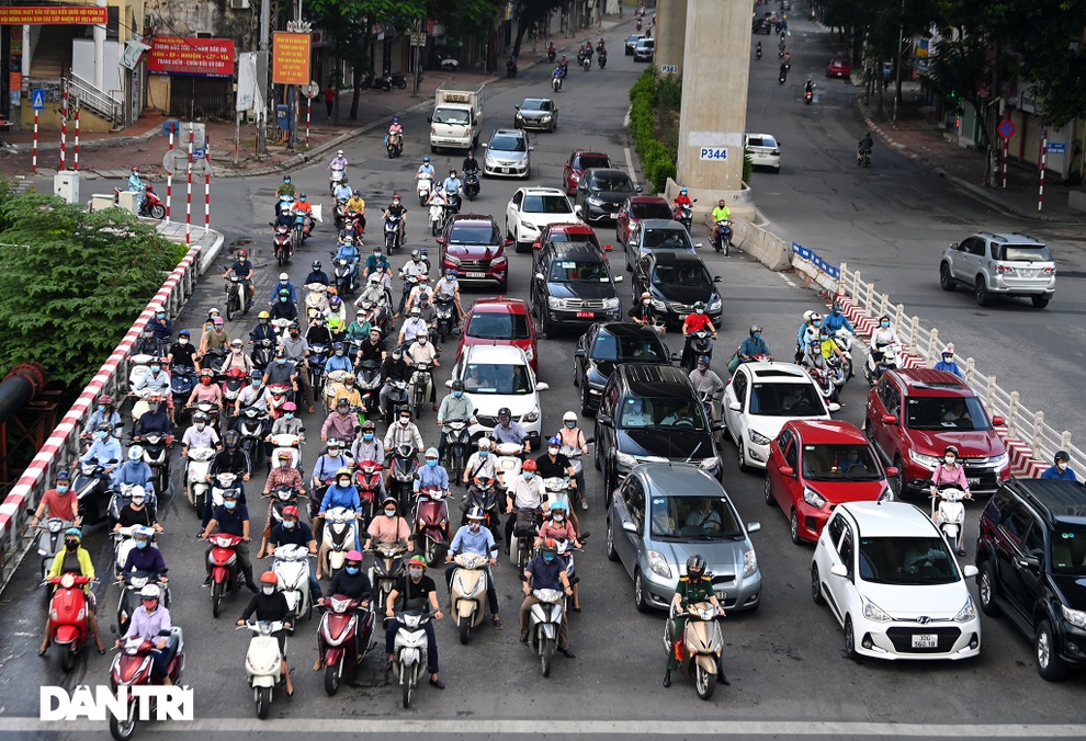 Vì sao Bộ GTVT bỏ yêu cầu tiêm vắc xin, xét nghiệm Covid khi đi liên tỉnh? - 2 Vì sao Bộ GTVT bỏ yêu cầu tiêm vắc xin, xét nghiệm Covid khi đi liên tỉnh? - 2