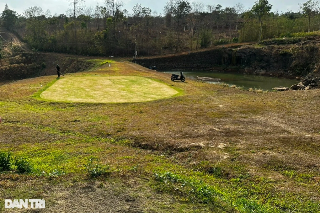 Vụ giám đốc ngân hàng mở sân golf mini: Viện kiểm sát kháng nghị bản án - 4 Vụ giám đốc ngân hàng mở sân golf mini: Viện kiểm sát kháng nghị bản án - 4