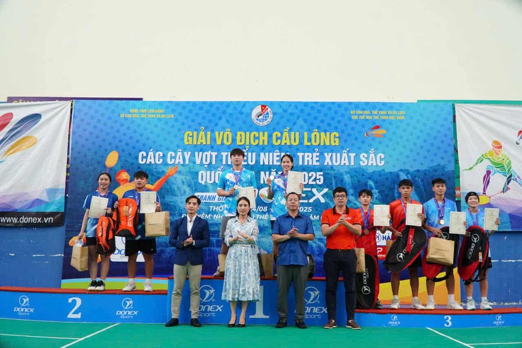 Ấn tượng đáng nhớ ở giải vô địch Cầu lông các cây vợt trẻ xuất sắc 2025 - 2 Ấn tượng đáng nhớ ở giải vô địch Cầu lông các cây vợt trẻ xuất sắc 2025 - 2