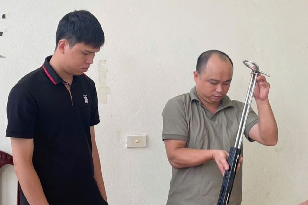 Triệt phá đường dây mua bán linh kiện súng ná từ Hà Nội về Thanh Hóa - 1 Triệt phá đường dây mua bán linh kiện súng ná từ Hà Nội về Thanh Hóa - 1