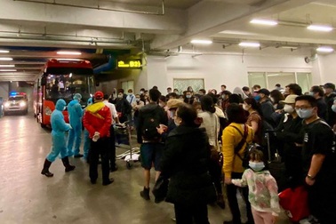 Du học sinh chê bai điều kiện cách ly: Học kiến thức quên học sẻ chia