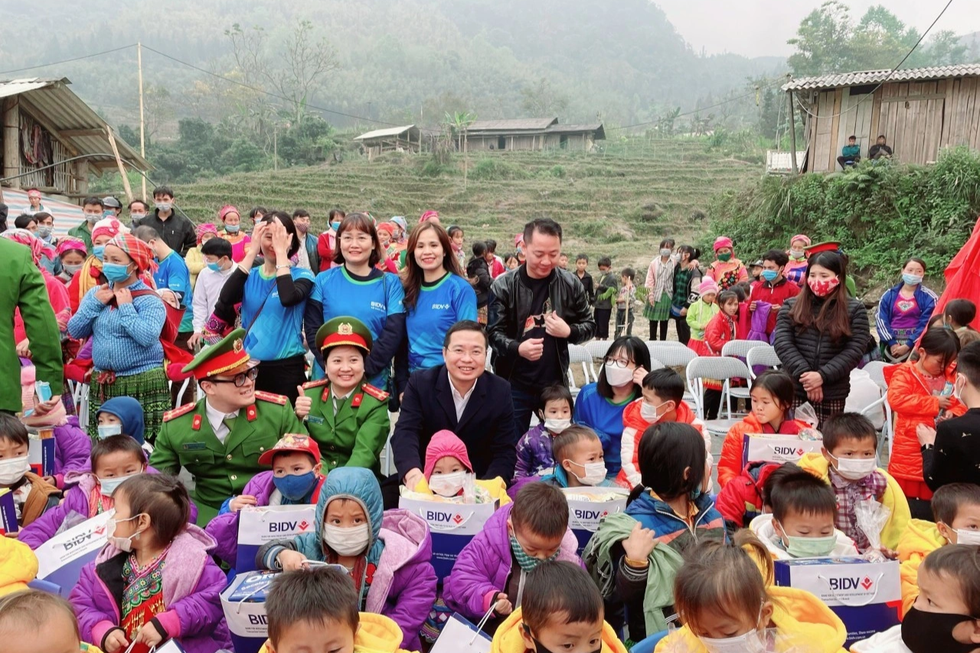 Chúng tôi tin tưởng khi đồng hành cùng Dân trí lan tỏa tấm lòng nhân ái - 6 Chúng tôi tin tưởng khi đồng hành cùng Dân trí lan tỏa tấm lòng nhân ái - 6