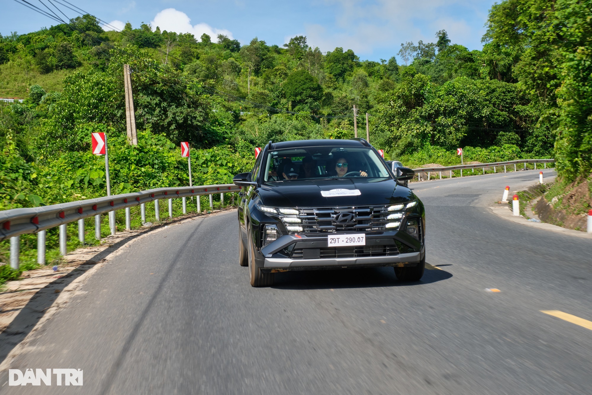 Đánh giá Hyundai Tucson: Khi xe Hàn không còn mờ nhạt về cảm giác lái - 5