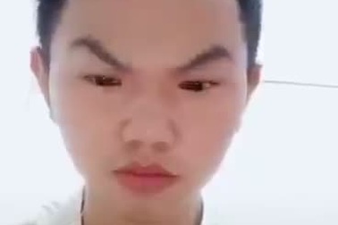 Chàng trai với kỹ năng… "vũ đạo" bằng lông mày