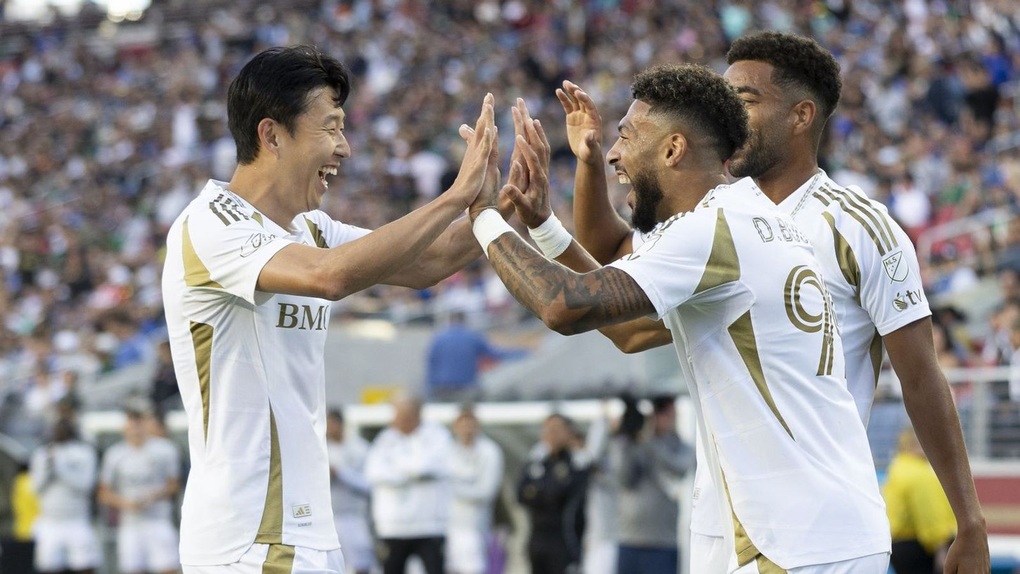 Son Heung Min rực sáng, tạo nên cơn sốt đỉnh điểm - 2 Son Heung Min rực sáng, tạo nên cơn sốt đỉnh điểm - 2