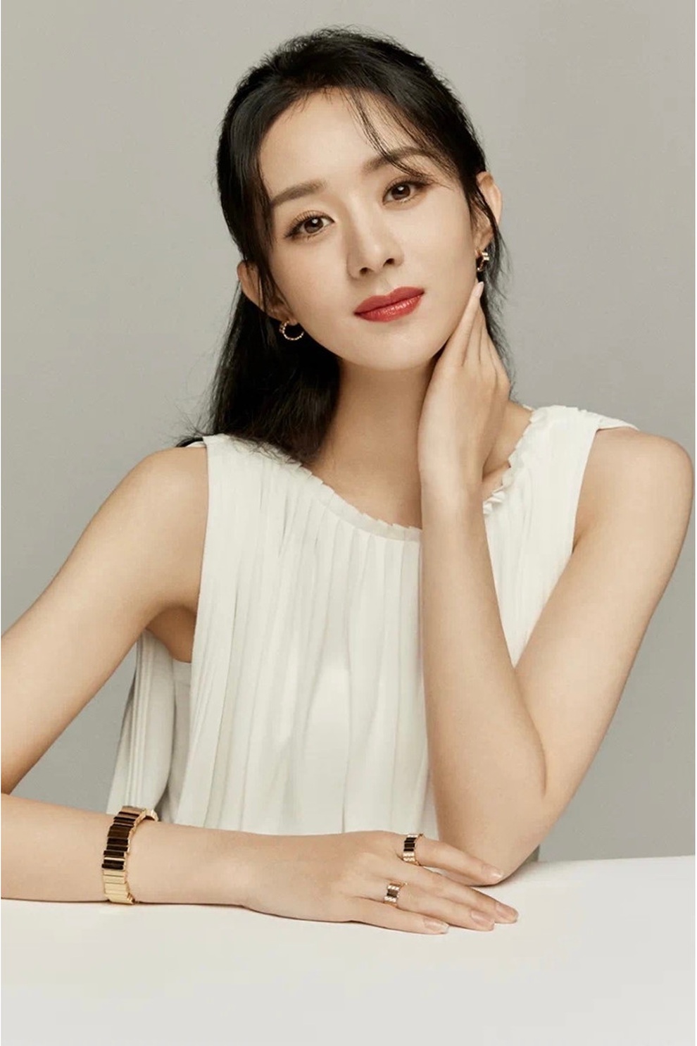 Con người thật của Triệu Lệ Dĩnh qua chia sẻ từ đồng nghiệp - 1 Con người thật của Triệu Lệ Dĩnh qua chia sẻ từ đồng nghiệp - 1