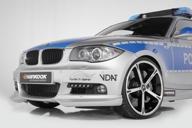 BMW 1-Series Coupe “khoác áo” cảnh sát