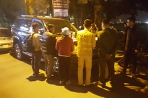 Hà Nội: Xế hộp hạng sang đâm liên hoàn khiến 6 người bị thương trên phố