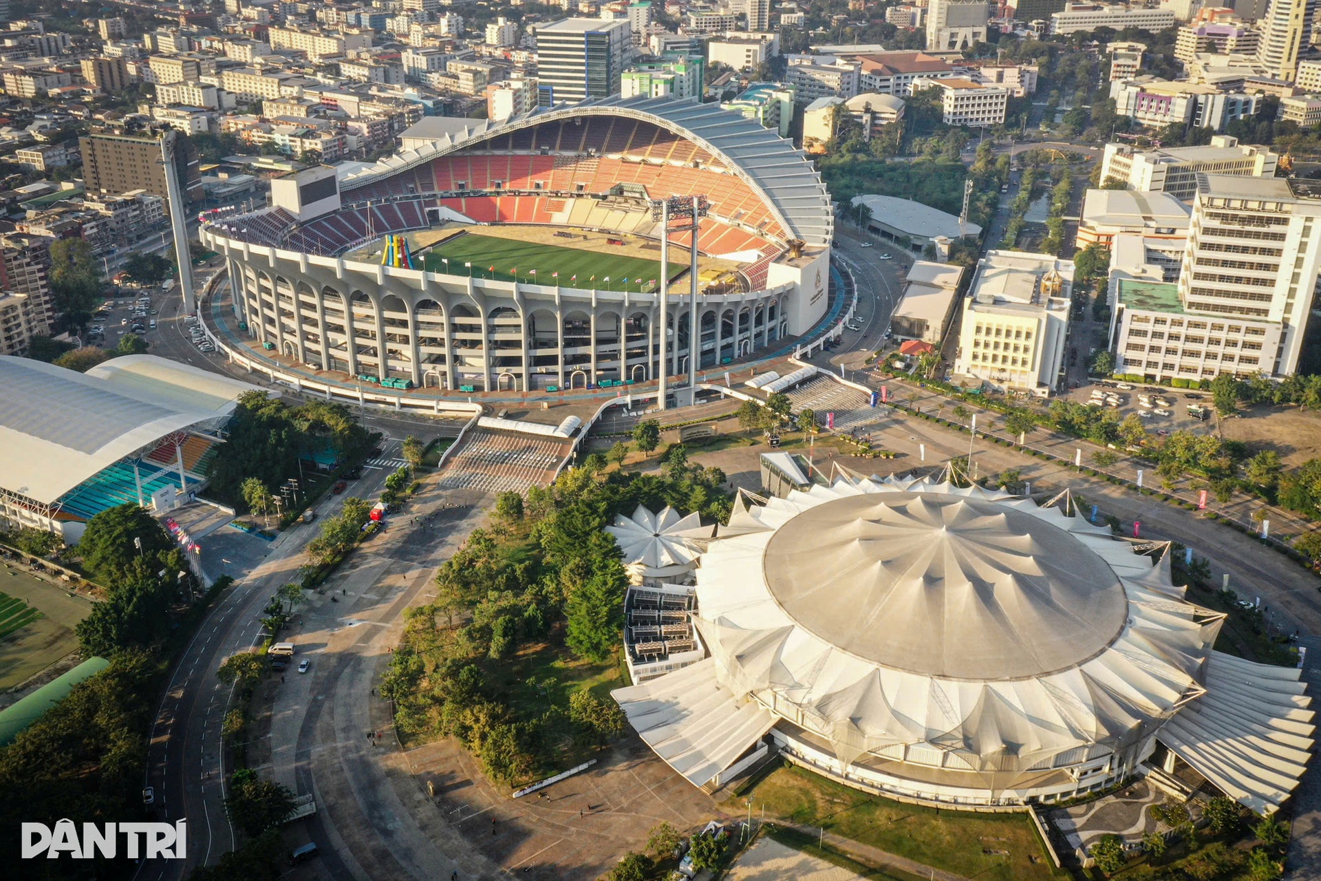 Chảo lửa Rajamangala 50.000 chỗ ngồi chuẩn bị cho khai mạc SEA Games 33 - 14 Chảo lửa Rajamangala 50.000 chỗ ngồi chuẩn bị cho khai mạc SEA Games 33 - 14