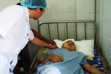 Một sản phụ mới sinh bị chém nhiều nhát