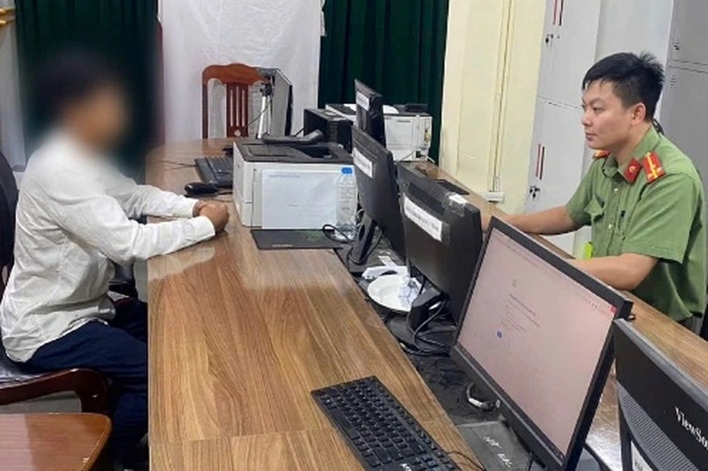 Xử phạt người đàn ông đăng tin rừng phòng hộ bị xẻ để bán - 1 Xử phạt người đàn ông đăng tin rừng phòng hộ bị xẻ để bán - 1