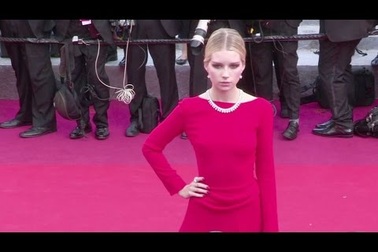 Lottie Moss, Angela Lindvall đọ dáng