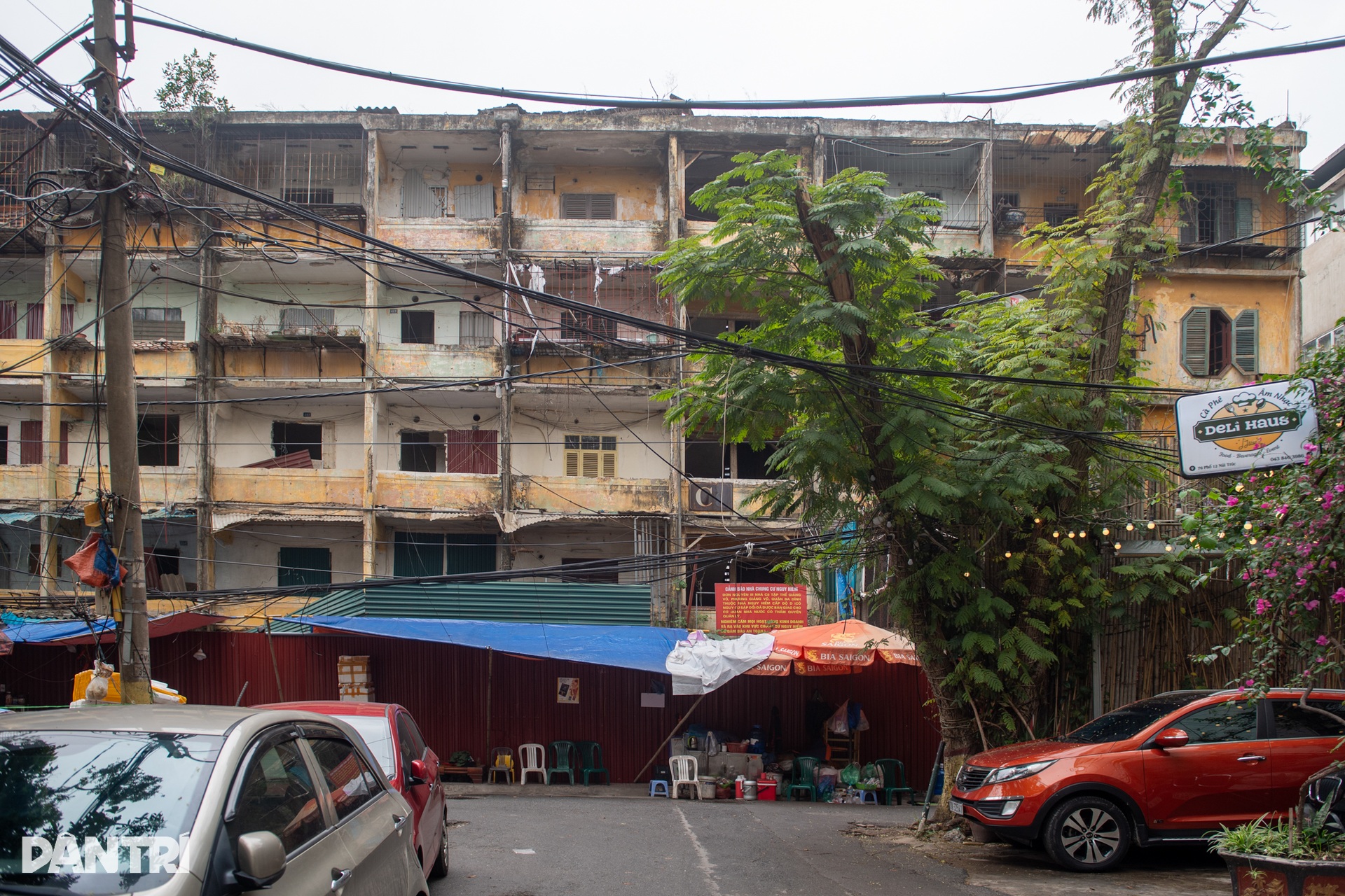 Hà Nội: Người dân sống bất an trong 3 khu tập thể cũ có nguy cơ sập - 14 Hà Nội: Người dân sống bất an trong 3 khu tập thể cũ có nguy cơ sập - 14