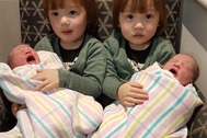 Thú vị cặp anh em sinh đôi đón các em gái sinh đôi chào đời