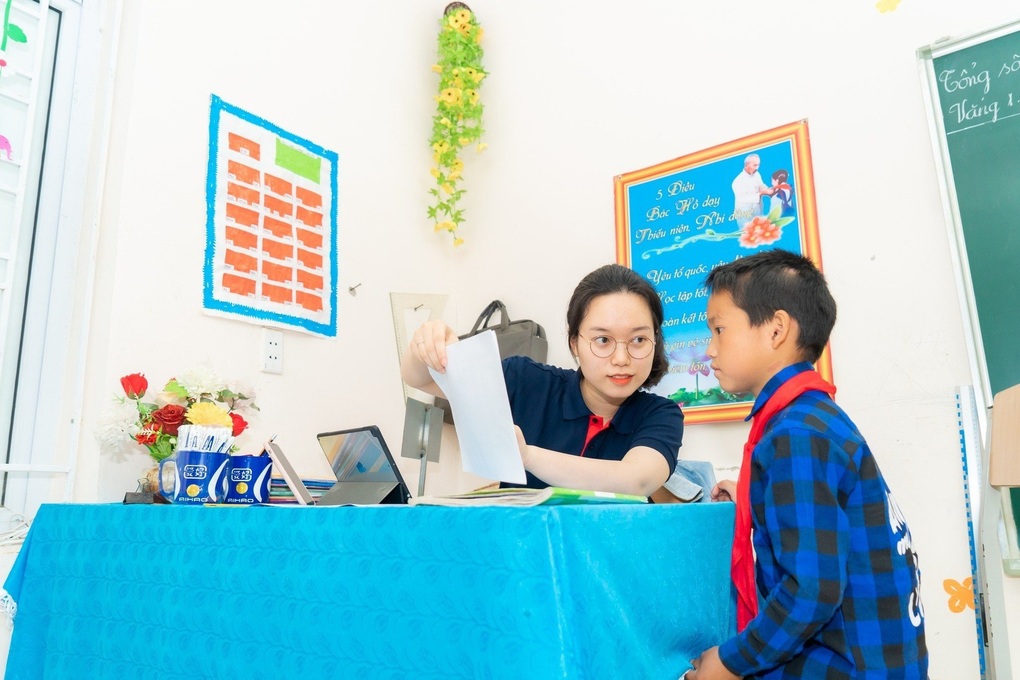 יאפשר לזרים עם אנגלית טובה ללמד בבתי ספר ציבוריים - 1 Sẽ cho phép người nước ngoài giỏi tiếng Anh được dạy trong trường công - 1