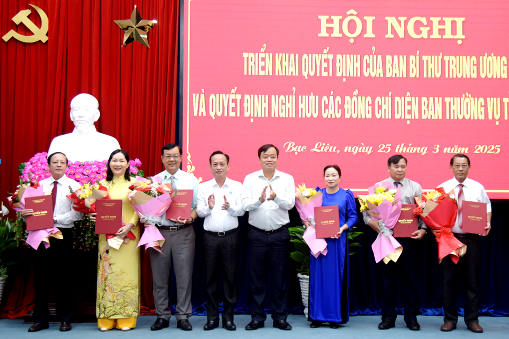 Đợt 3 xét duyệt cán bộ nghỉ việc, nhiều người nghỉ trước 5-10 năm công tác - 1 Đợt 3 xét duyệt cán bộ nghỉ việc, nhiều người nghỉ trước 5-10 năm công tác - 1