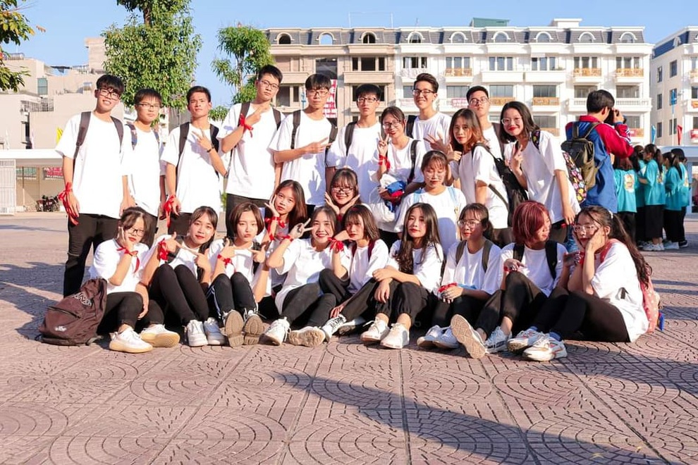 Nữ sinh Quảng Ninh có 3 điểm 10 tốt nghiệp: Không nên so sánh để tạo áp lực - 4 Nữ sinh Quảng Ninh có 3 điểm 10 tốt nghiệp: Không nên so sánh để tạo áp lực - 4