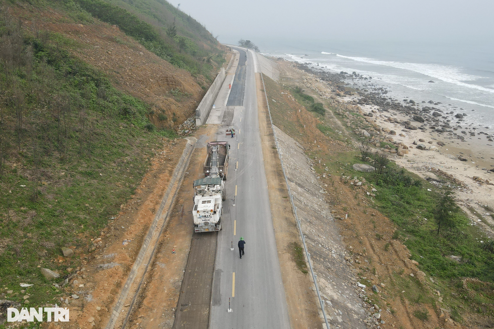 Dự án đường 70 tỷ đồng mới bàn giao đã phải đào lên làm lại - 5 Dự án đường 70 tỷ đồng mới bàn giao đã phải đào lên làm lại - 5