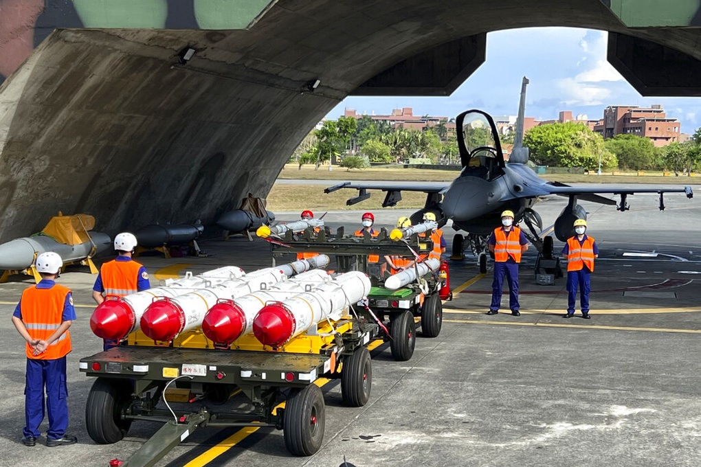 Trung Quốc áp lệnh trừng phạt 2 nhà sản xuất vũ khí hàng đầu của Mỹ - 1 Trung Quốc áp lệnh trừng phạt 2 nhà sản xuất vũ khí hàng đầu của Mỹ - 1