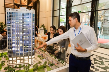 Giới nhà giàu Hà Nội đổ xô mua bất động sản cuối năm vì chính sách hấp dẫn