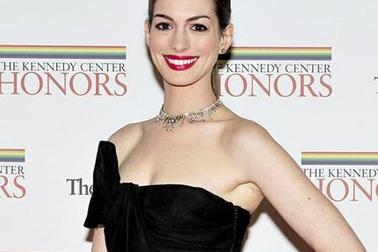 Điểm danh những chiếc nhẫn đính hôn siêu “khủng” của các sao