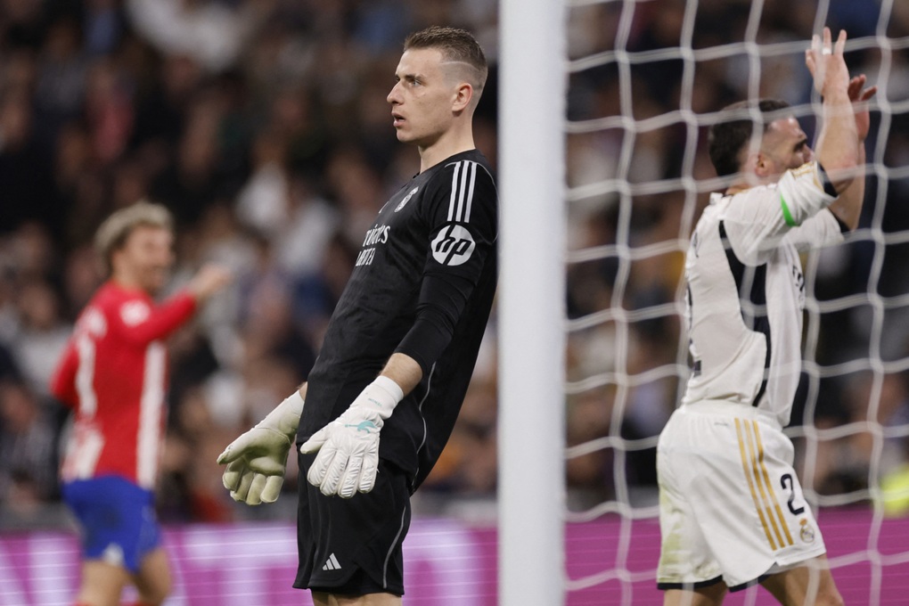 Real Madrid drew bitterly with Atletico in the last minute - 2