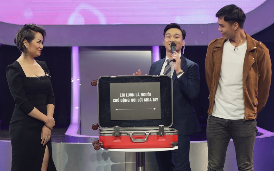 Cưới “phi công trẻ”, Hari Won tuyên bố vợ hơn chồng 40 tuổi là bình thường - 4