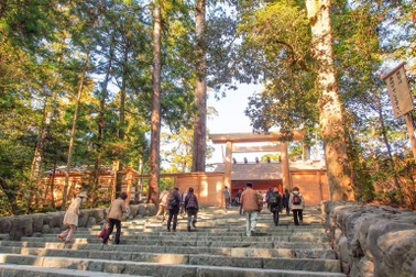 Những đền chùa linh thiêng người Nhật thường đến cầu nguyện dịp năm mới