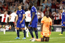 Chelsea bất ngờ trắng tay trên sân của Southampton