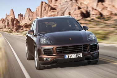 Porsche bán xe mới bằng giá xe cũ