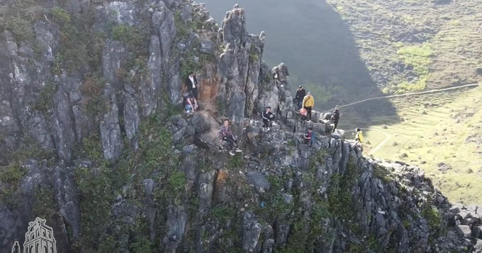 Ghé thăm mỏm đá tử thần trên Mã Pí Lèng ở Hà Giang - Ảnh 4.