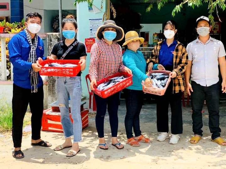 “Phiên chợ 0 đồng” hỗ trợ các hộ khó khăn do Covid-19 - 2