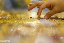 Giá vàng tăng vọt qua 61 triệu đồng/lượng