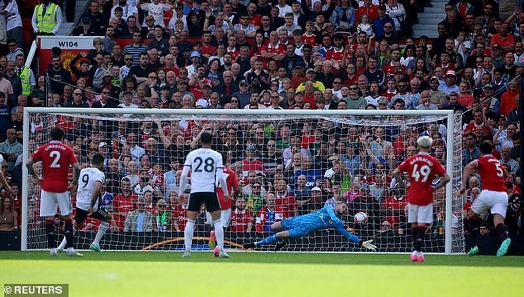Giành Găng tay vàng, De Gea vẫn bị huyền thoại Man Utd nói lời cay đắng - 2 Giành Găng tay vàng, De Gea vẫn bị huyền thoại Man Utd nói lời cay đắng - 2