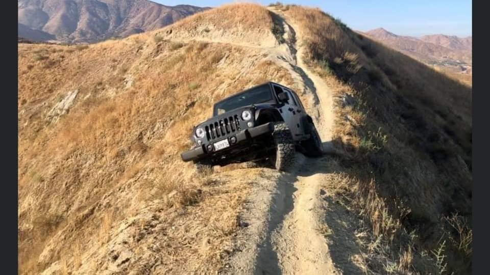 Chiếc Jeep Wrangler và những hình ảnh ngượng chín mặt - 5 Chiếc Jeep Wrangler và những hình ảnh ngượng chín mặt - 5