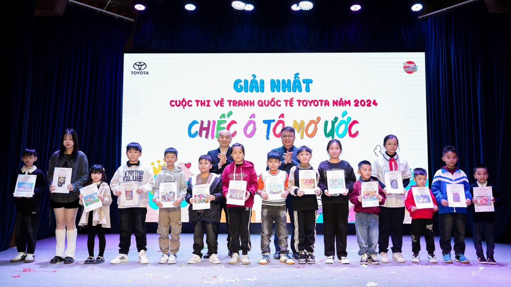 Chiếc ô tô mơ ước cuộc thi vẽ thể hiện tầm nhìn di chuyển trong tương lai - 3 Chiếc ô tô mơ ước cuộc thi vẽ thể hiện tầm nhìn di chuyển trong tương lai - 3