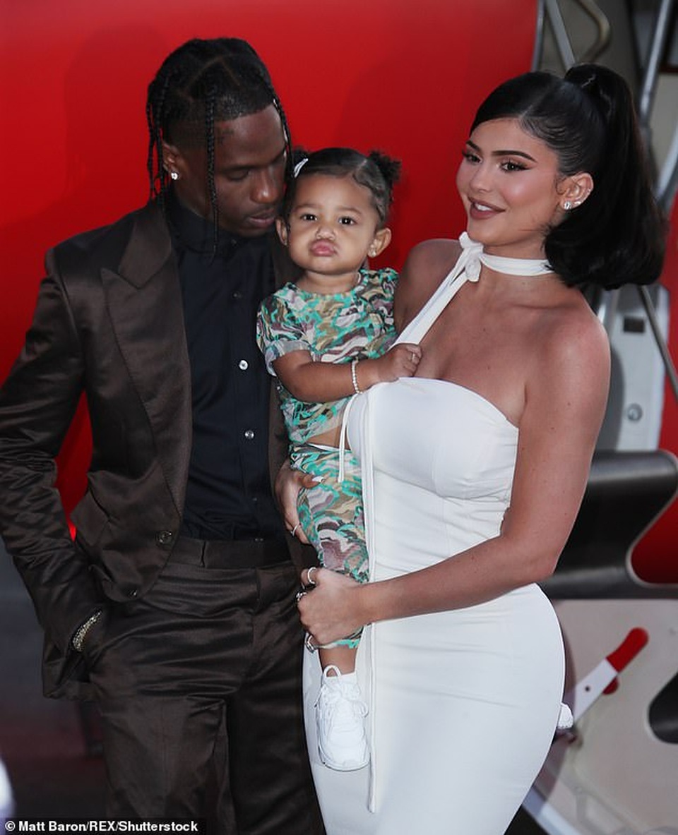 Kylie Jenner liên tục tung ảnh gợi cảm - 10 Kylie Jenner liên tục tung ảnh gợi cảm - 10