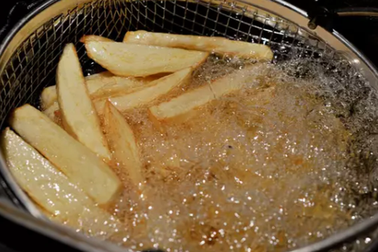 Đồ ăn nhanh sản sinh chất gây ung thư cho con người như thế nào?