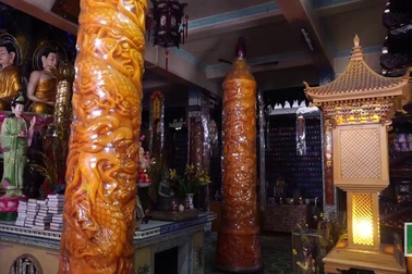 Ngắm cặp nến “khủng” nặng hơn một tấn lập kỷ lục Guinness Việt Nam