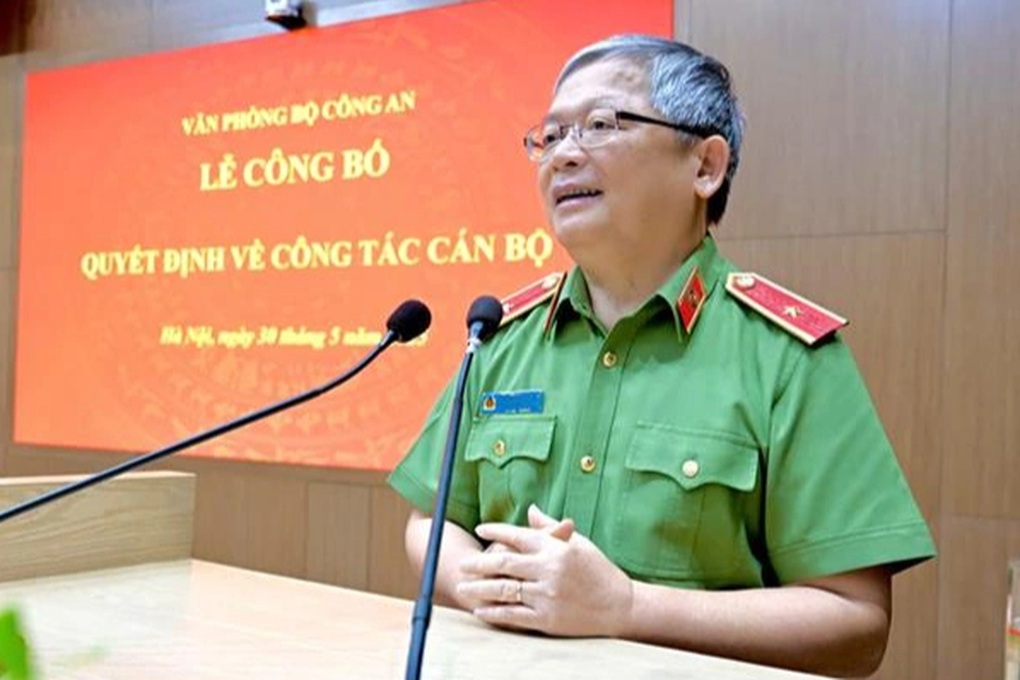 Điều động Thiếu tướng Hoàng Anh Tuyên sang Ban Nghiên cứu chuyên đề - 1 Điều động Thiếu tướng Hoàng Anh Tuyên sang Ban Nghiên cứu chuyên đề - 1
