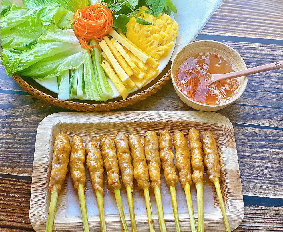 Nem lụi nướng cực ngon và công thức pha nước chấm đơn giản tại nhà - 2 Nem lụi nướng cực ngon và công thức pha nước chấm đơn giản tại nhà - 2